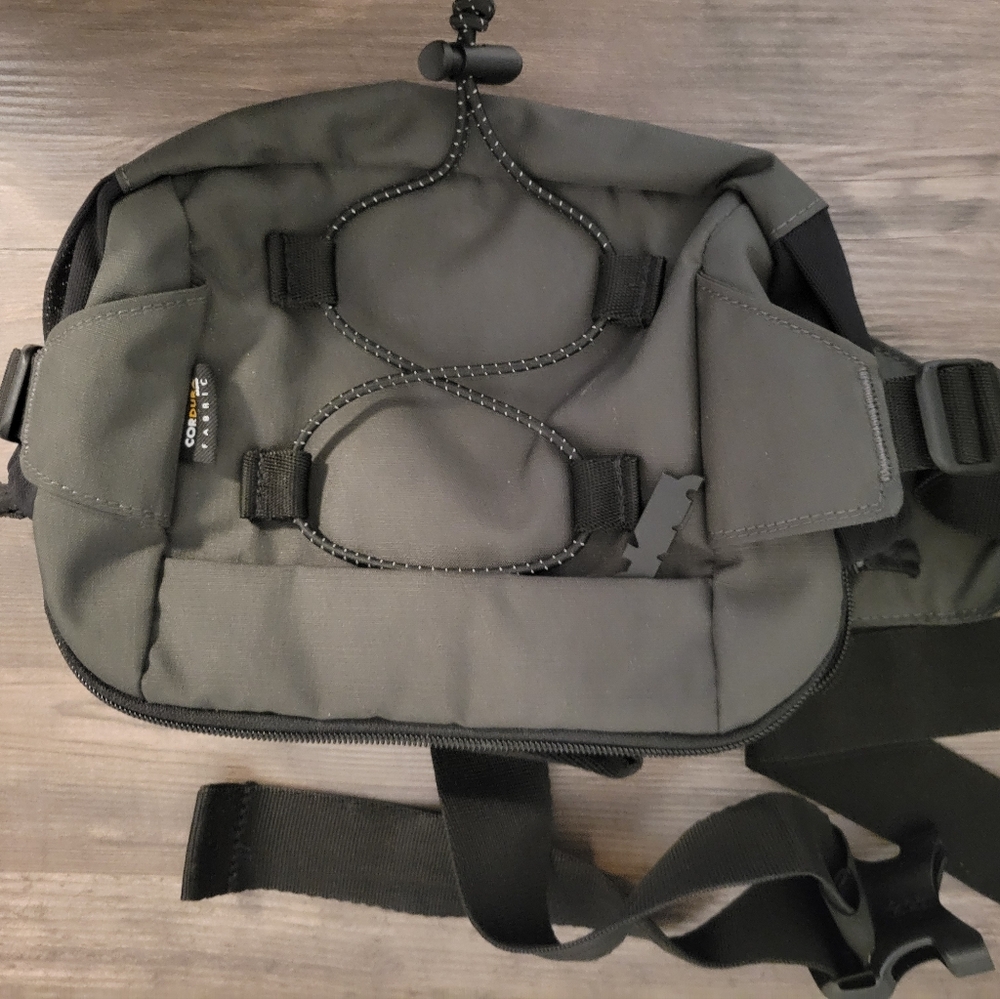 Oakley fanny pack/ belt bag